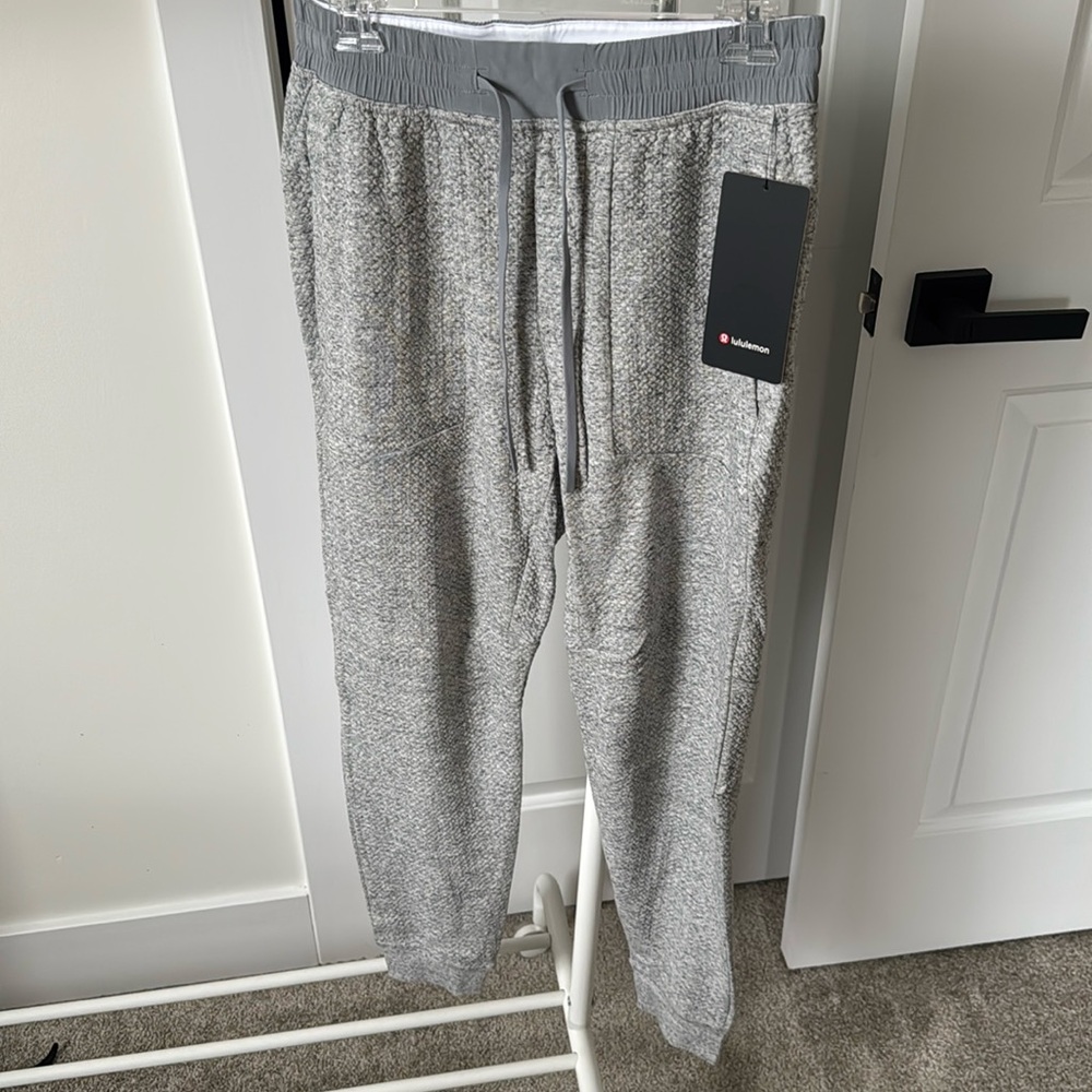 Lululemon at ease jogger